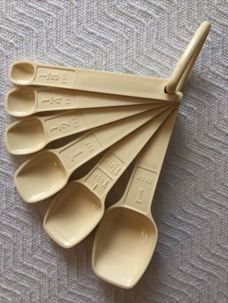 Vintage Tupperware Measuring Spoons Set 6 Ring Butternut Almond Ivory Beige