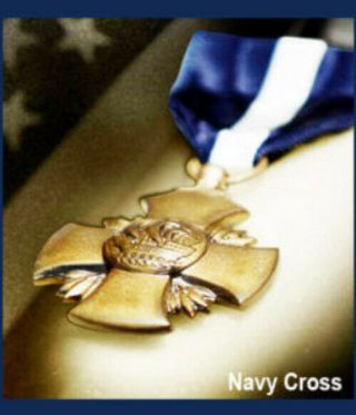 Us Navy Cross Medal Full 1st Class Petty Officer Uss Dorie Miller Cvn - 81 Pin Up