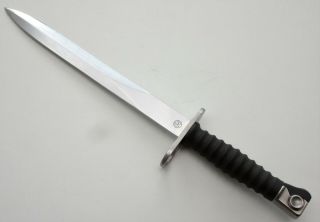 SWISS ARMY STGW 57 BAYONET WITH SCABBARD AND LEATHER FROG 2