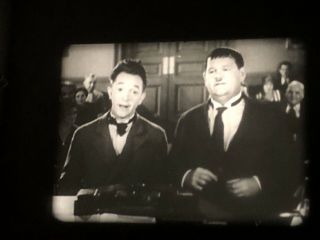 Scram - Laurel & Hardy - 1932 - 16mm B/W Sound 4