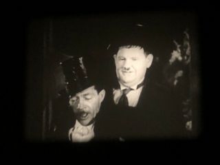 Scram - Laurel & Hardy - 1932 - 16mm B/W Sound 5