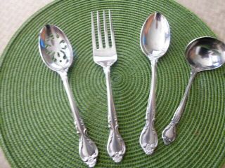 Lyon " Queens Fancy " Stainless Serving Set