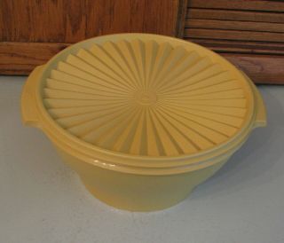Vintage Tupperware Harvest Gold Large 1 Gal Servalier Bowl 880 Lid 881