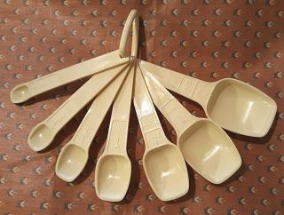 Vintage Tupperware Measuring Spoons Set 7 Ring Butternut Almond Ivory Beige