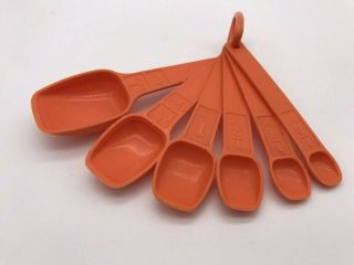 Set Vintage Orange Tupperware Measuring Spoons With Ring 1 Tbs 4 1 - 1/2 1/4 Tsp