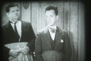 16MM FILM - PERFECT DAY - 1929 - LAUREL & HARDY 5