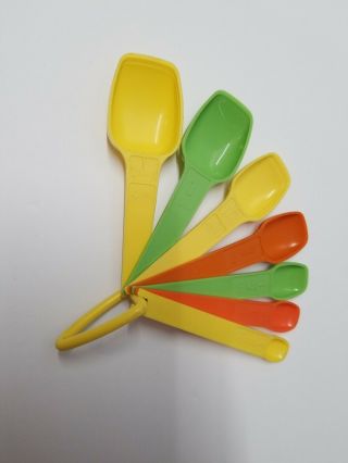 Vintage Tupperware Set Of 7 Nesting Measuring Spoons,  Ring Mixed Iconic Colors
