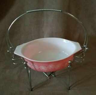 Vintage Pyrex Pink & White Daisy 1 1/2 Qt Oval Casserole 043 W/metal Stand
