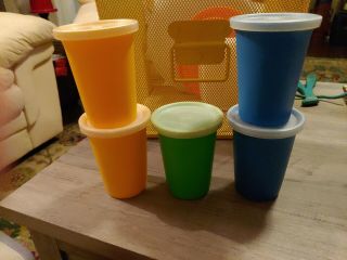 Vintage Tupperware Bell Tumblers Sippy Cups 7oz 109 Set Of 5 W/4 297 Lids Usa