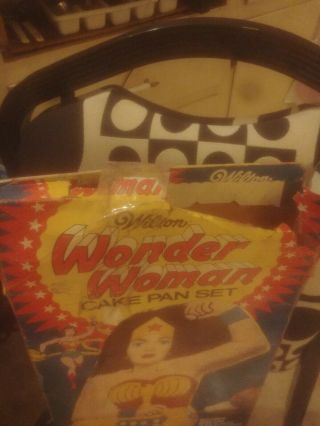 Vtg 1970 ' s Wilton Wonder Woman Cake Pan Set w/ Box 2