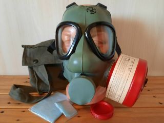 Jna Serbian - Yugoslavian Protective Gas Mask M65,  60mm Filter,  Bag Complete Kit