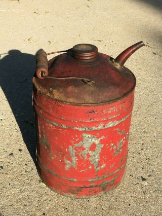 Vintage Nesco 1 Gallon Red Metal Gas Can Tank Fuel 3.  J9
