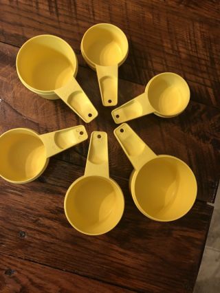 Set Of 6 Vintage Yellow Tupperware Measuring Cups Nesting Set 761 - 766