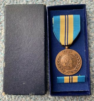 Authentic United Nations Unefme Emergency Force Middle East Medal In Case