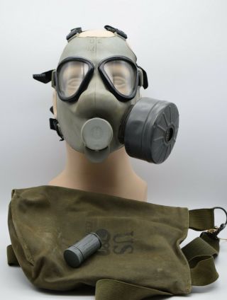 M9a1 Vintage U.  S.  Military Gas Mask & Carrying Bag Size M Medium