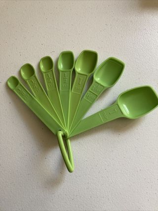 Vintage Tupperware Apple Lime Green 7 Measuring Spoons With D Ring