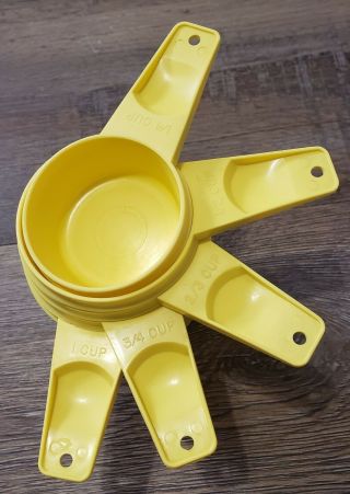 Set Of 5 Yellow Tupperware Nesting Measuring Cups