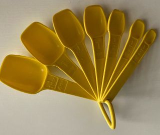 Vintage Tupperware Yellow 8 - Piece Measuring Spoons Set Retro Mcm Usa