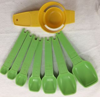 Vintage Tupperware Measuring Spoons Set Triangle Green & Harvest Yellow Egg Sepe