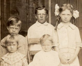 080420 Vintage Real Photo Rppc Postcard Five Children No Smiles C1910