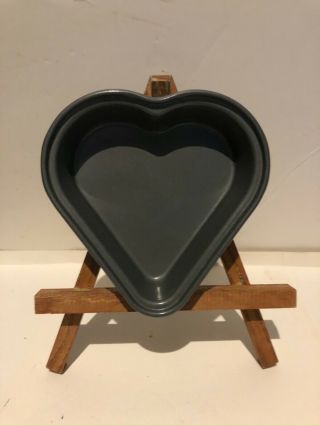 Set Of 4 Small Heart Shaped Cake Pans L: 4 1/4 " W: 4 " H: 1 1/4 " For Baking Vgc