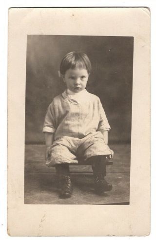 080620 VINTAGE RPPC REAL PHOTO POSTCARD CUTE TODDLER ON BENCH HIGH BUTTON SHOES 2