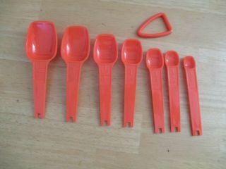 Tupperware 7 Pc Measuring Spoon Set Orange With Ring