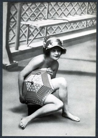 1920s Vintage Bathing Beauty Sexy Naked Pinup Girl W/umbrella 1974 Postcard
