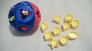 Vintage Tupperware Shape - O - Ball Child’s Toy Complete W/ All 10 Shapes