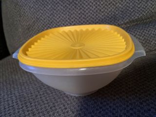 Tupperware Servalier Bowl 838 - 8 With Yellow 839 - 16 Lid
