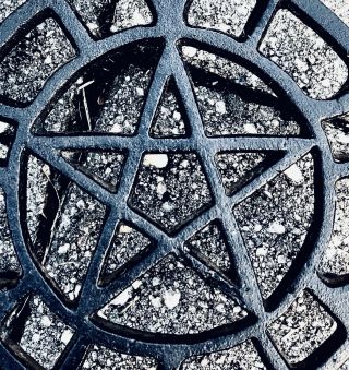 8” Vintage Cast Iron Trivet Lucky Pentagram Pennsylvania Dutch Hex