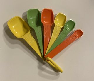 Vintage Tupperware Measuring Spoons Set 6 Multi - Color Yellow Green Orange W Ring