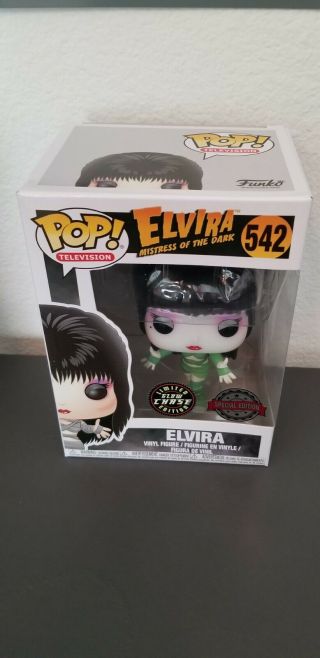 Funko Pop Tv Elvira Mistress Of The Dark 542 Glow In The Dark Chase W/protector