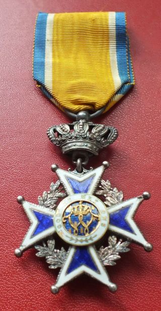 Netherlands Dutch Knight of the Order of the Orange - Nassau medal badge 2