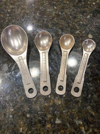 Vintage Set Of 4 Pink Copper Color Aluminum Metal Measuring Spoons
