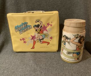 Rare 1977 Vinyl Wonder Woman Lunch Box Thermos Tv Show Comic Strip Lunchbox Set