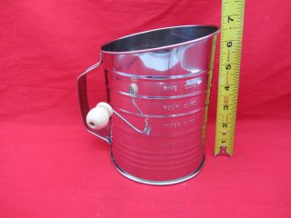 Vintage Tin Hand Crank Flour Sugar Sifter 5 Cup Wooden Knob 2 Wire Agitator
