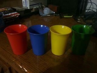 Tupperware Bell Tumbler Cups 4 - Piece Set In Red,  Green,  Blue,  & Yellow 7oz,