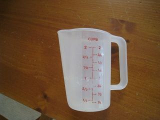 Vintage Tupperware 2 Cup 16 Oz.  Measuring Pitcher Red Lettering 1669 - 3 W/ Metric