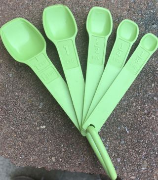 Vintage Tupperware Measuring Spoons Set Of 5 Green