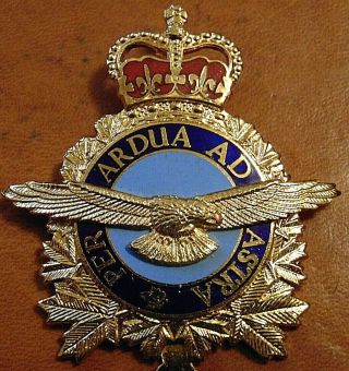 Canada Rcaf R.  C.  A.  F.  Royal Canadian Air Force Enameled Metal Cap Badge Scully