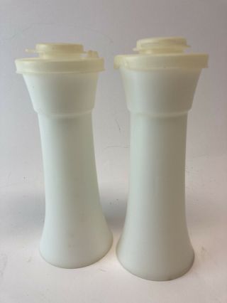 Vintage Tupperware 6” Hourglass Salt And Pepper Shakers 718 - 4,  718 - 7