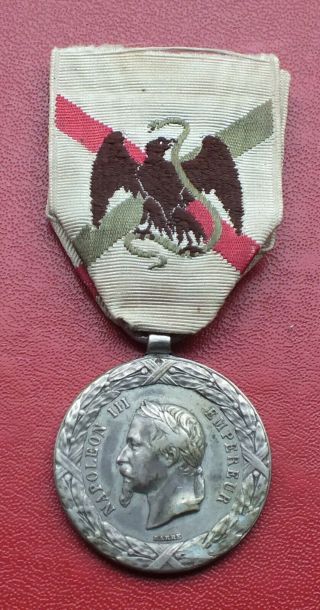 France French Commemorative Medal Of The Mexico Expedition Order Badge