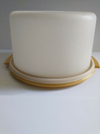Vintage Tupperware Round Cake Carrier Taker Harvest Gold 10 "