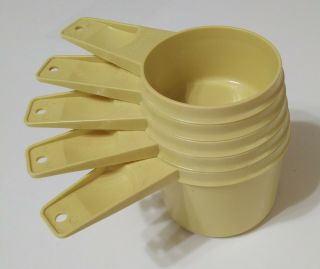 Vintage Tupperware - Set Of 5 Nesting Measuring Cups - Mustard Yellow