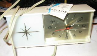 Vintage Westclox Mid Century Alarm Clock with Moonbeam night light 2