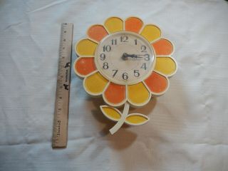 Mid Century Modern Plastic Flower Shaped Clock By Spartus Flower Power