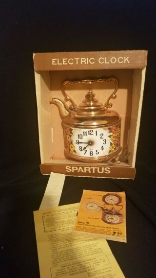 Vintage Mid Century Spartus Kountry Kettle Electric Wall Clock Mib