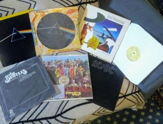 The Beatles,  Pink Floyd,  Bad Company,  The Rolling Stones,  Ac/dc,  And Sgt Peppers