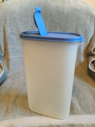 Tupperware Country Blue Oval Modular Mates Holds 12 1/4 Cups Collectible 5